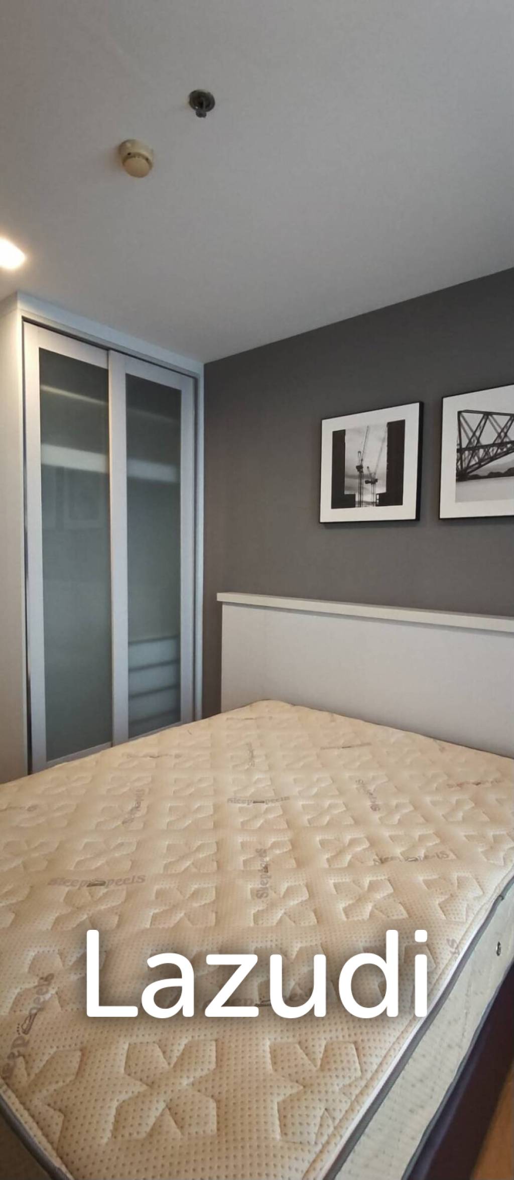 67 sqm modern 2 bed condo on 12th floor in Khlong Tan Nuea Bangkok