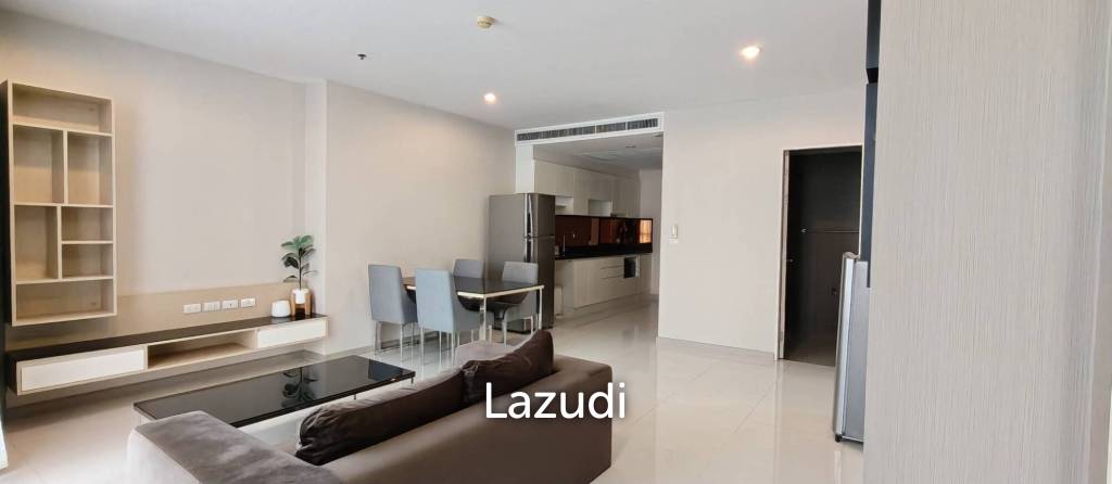 67 sqm modern 2 bed condo on 12th floor in Khlong Tan Nuea Bangkok