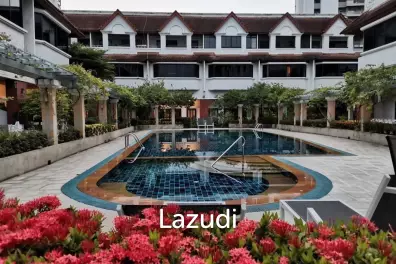 450 sqm townhouse with pool access in Khlong Tan Nuea Watthana Bangkok