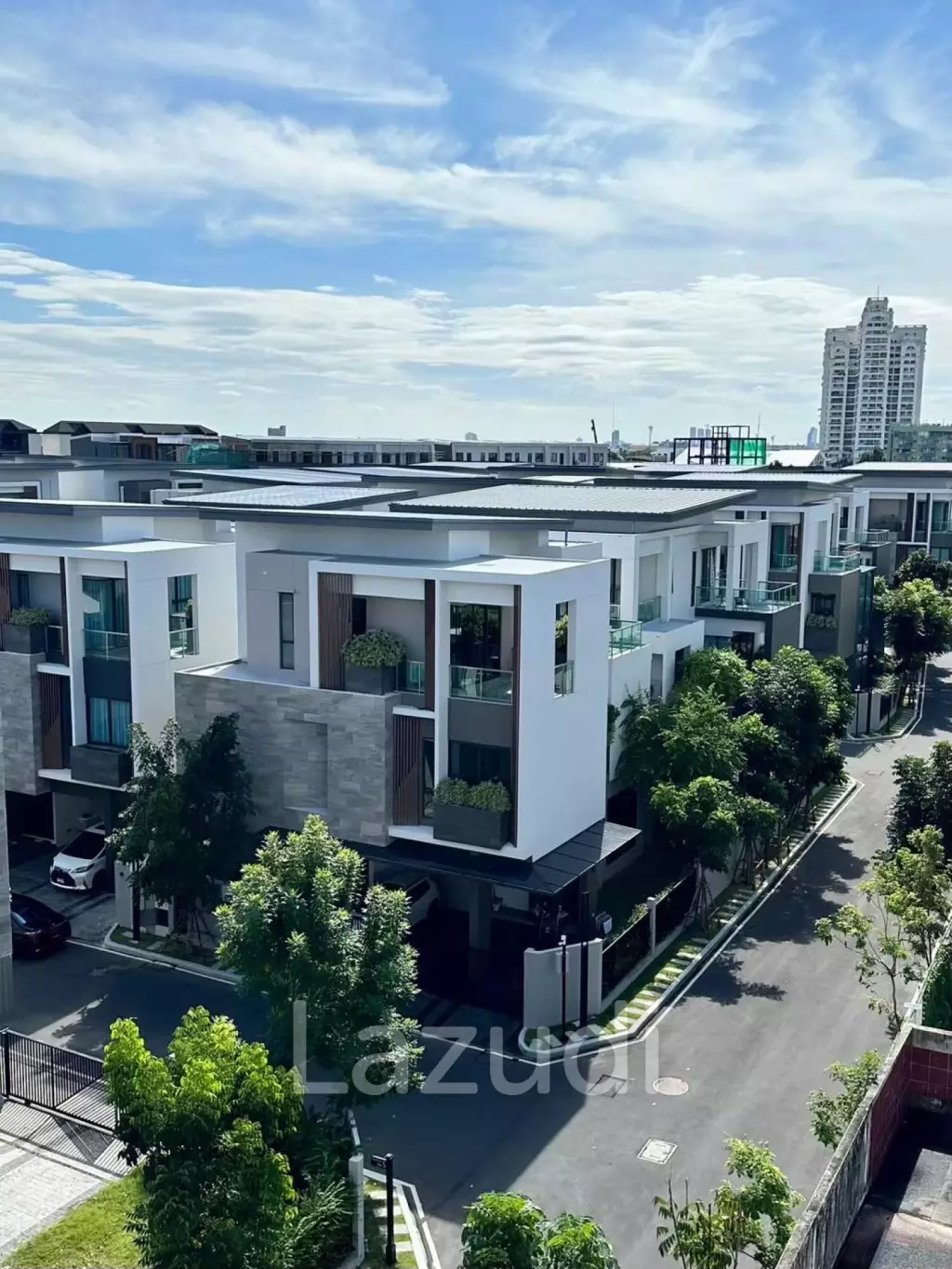440 sqm luxury 4 bedroom detached home in The Gentry Pattanakarn Suan Luang Bangkok