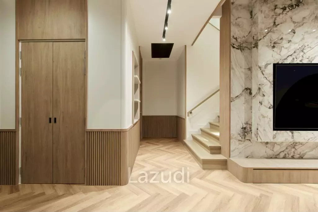 440 sqm luxury 4 bedroom detached home in The Gentry Pattanakarn Suan Luang Bangkok