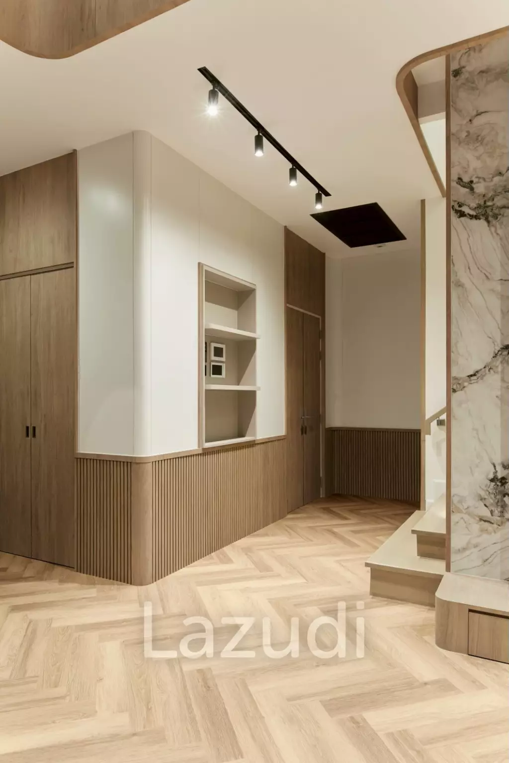 440 sqm luxury 4 bedroom detached home in The Gentry Pattanakarn Suan Luang Bangkok