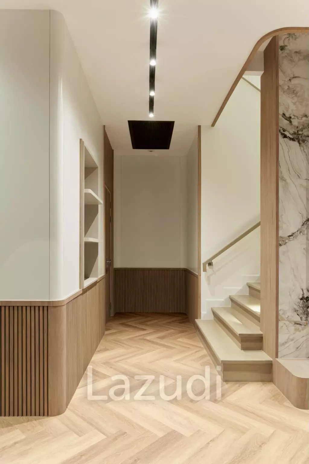 440 sqm luxury 4 bedroom detached home in The Gentry Pattanakarn Suan Luang Bangkok