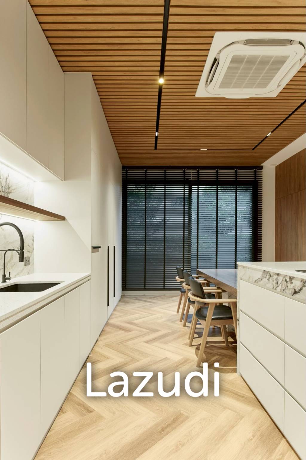 440 sqm luxury 4 bedroom detached home in The Gentry Pattanakarn Suan Luang Bangkok