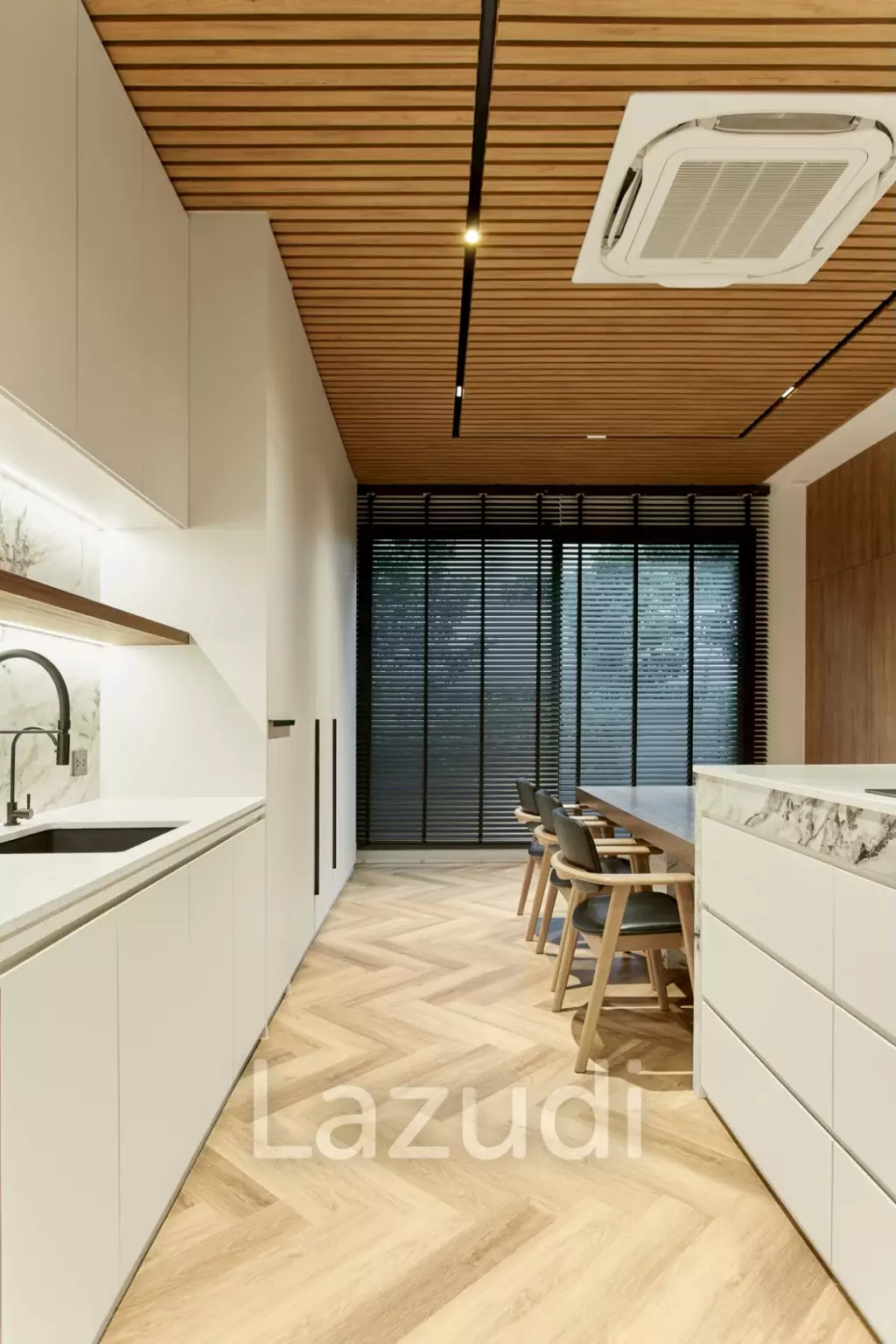 440 sqm luxury 4 bedroom detached home in The Gentry Pattanakarn Suan Luang Bangkok