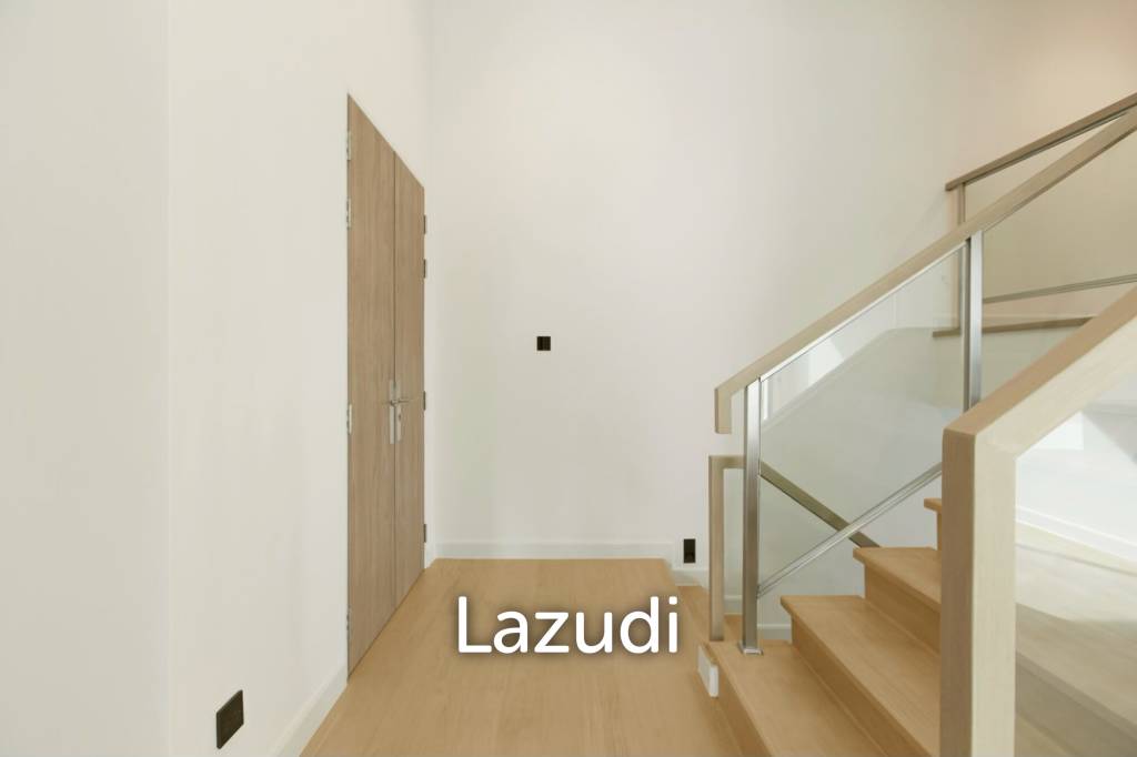 440 sqm luxury 4 bedroom detached home in The Gentry Pattanakarn Suan Luang Bangkok