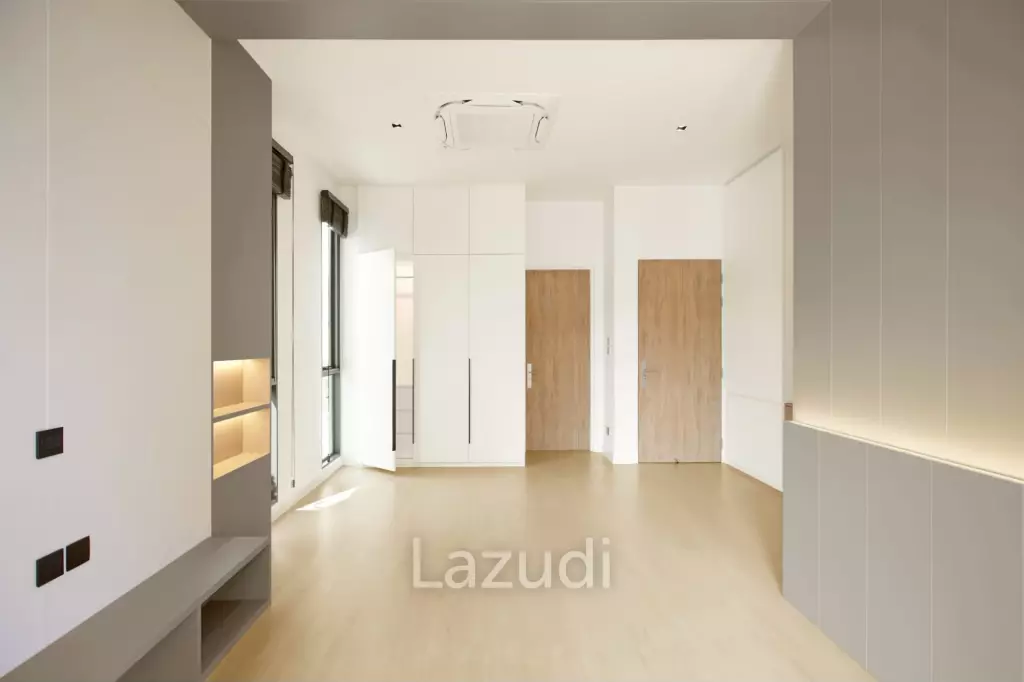 440 sqm luxury 4 bedroom detached home in The Gentry Pattanakarn Suan Luang Bangkok