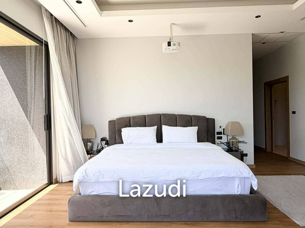 Modern pool villa in Ko Kaeo Mouana Residence Phuket near BIS