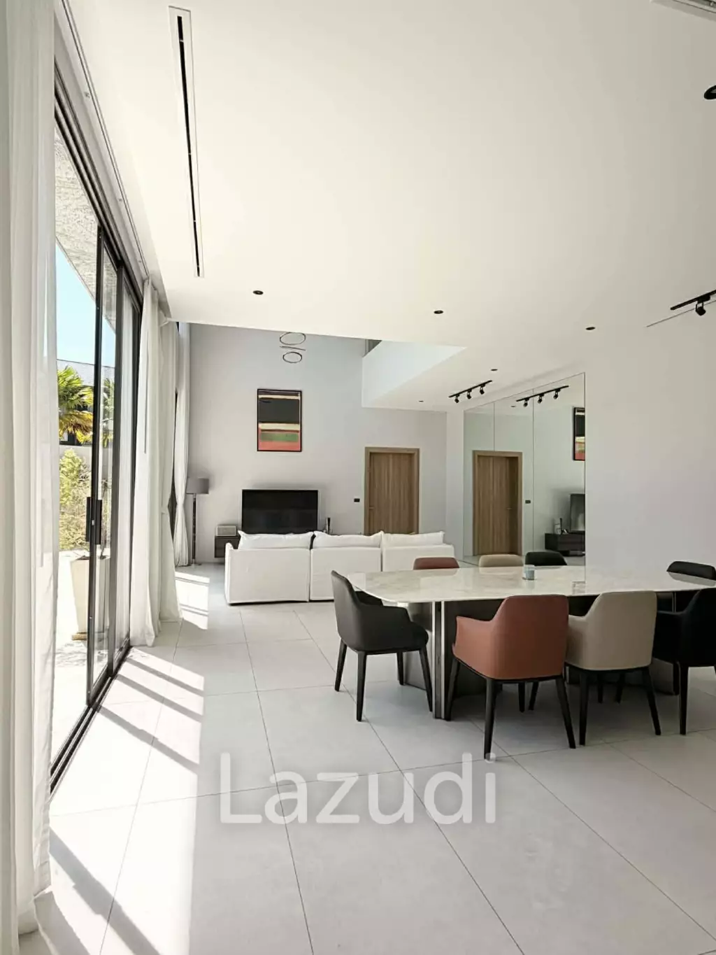 Modern pool villa in Ko Kaeo Mouana Residence Phuket near BIS