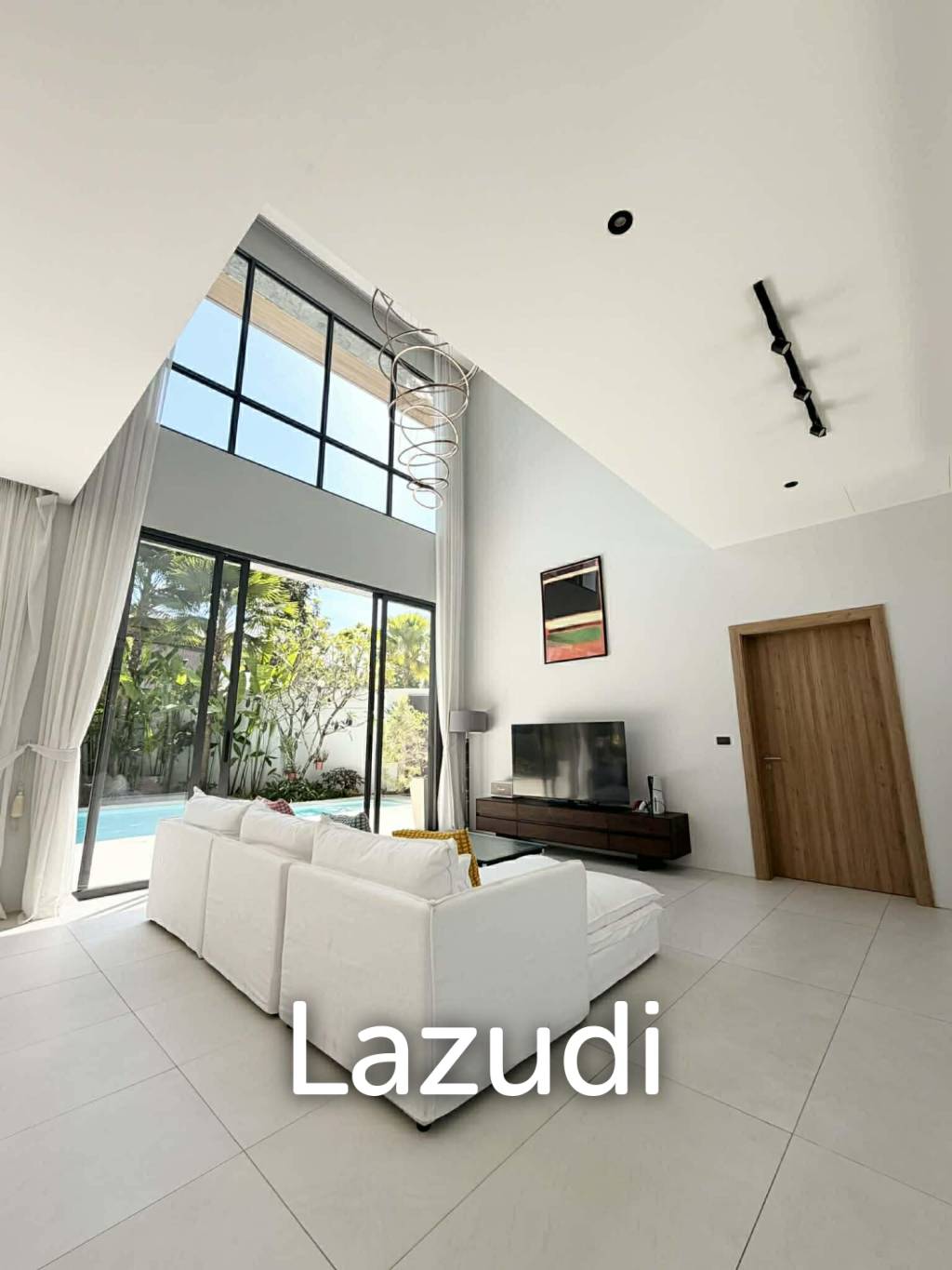 Modern pool villa in Ko Kaeo Mouana Residence Phuket near BIS