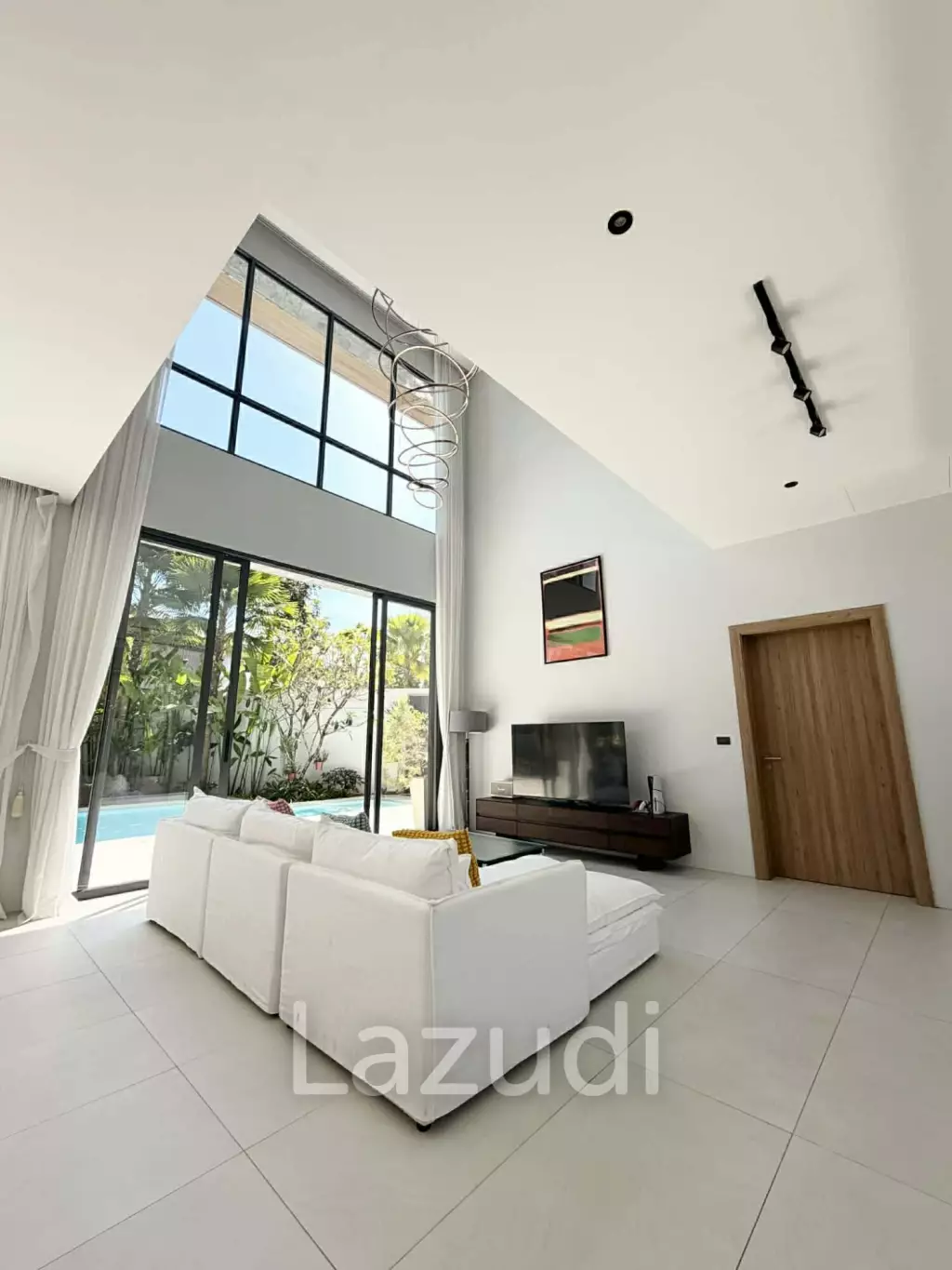 Modern pool villa in Ko Kaeo Mouana Residence Phuket near BIS