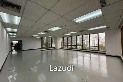 100 sqm corner office in 253 Asoke Building Khlong Toei Nuea Bangkok
