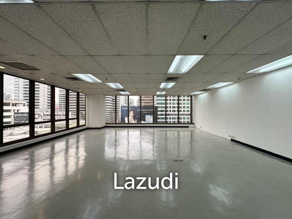 100 sqm corner office in 253 Asoke Building Khlong Toei Nuea Bangkok