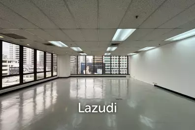 100 sqm corner office in 253 Asoke Building Khlong Toei Nuea Bangkok