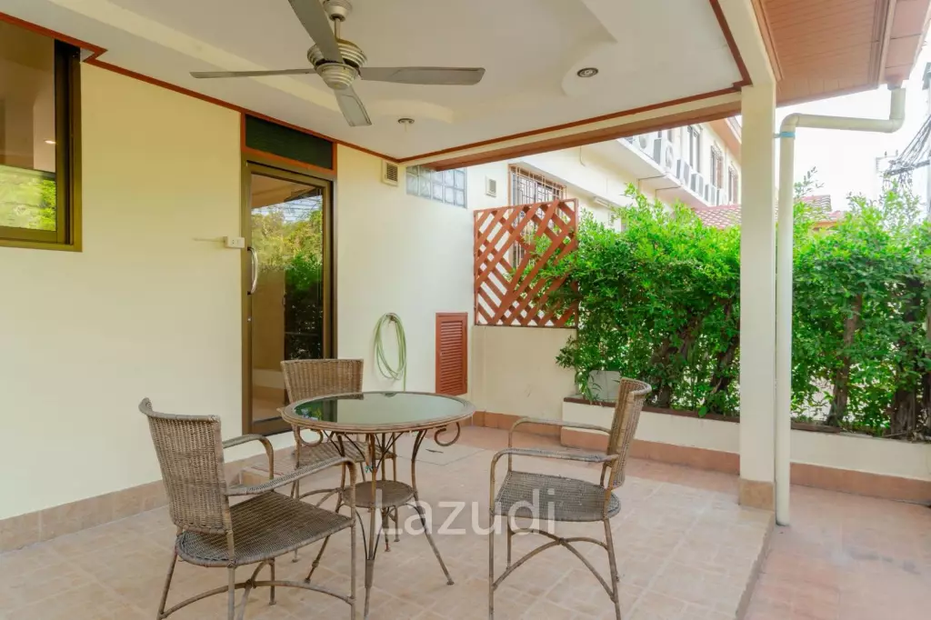 3-Br Poolside Townhouse in Thai Paradise South Cha-Am