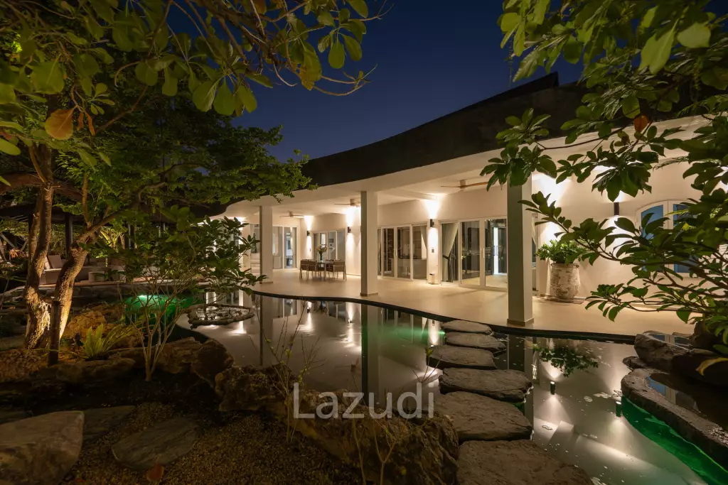 Beautifully renovated unique property on a huge plot