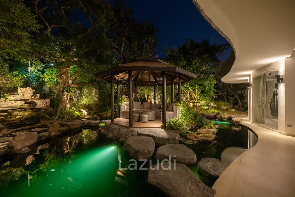 Beautifully renovated unique property on a huge plot