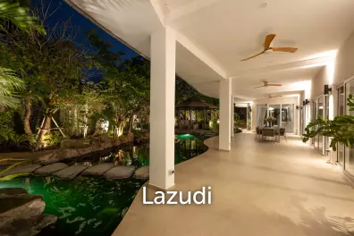 Beautifully renovated unique property on a huge plot