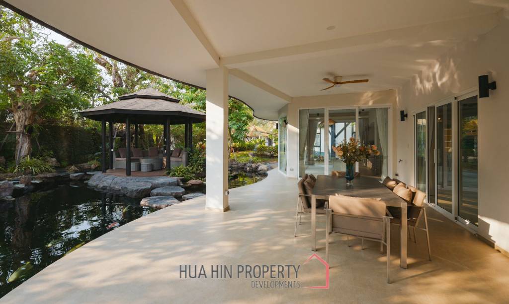 Beautifully renovated unique property on a huge plot