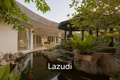 Beautifully renovated unique property on a huge plot