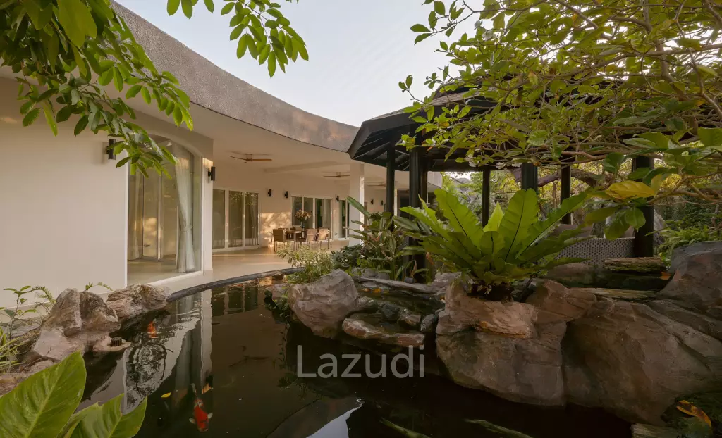 Beautifully renovated unique property on a huge plot