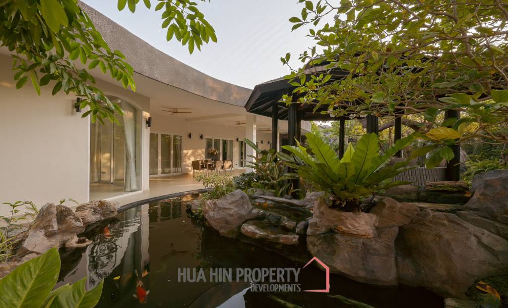 Beautifully renovated unique property on a huge plot