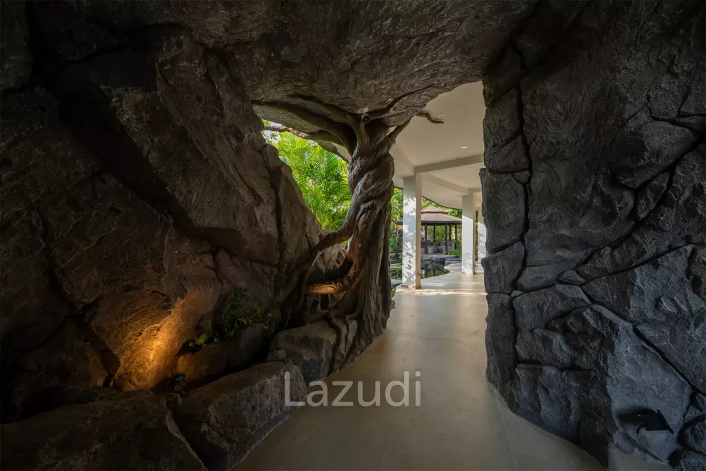 Beautifully renovated unique property on a huge plot