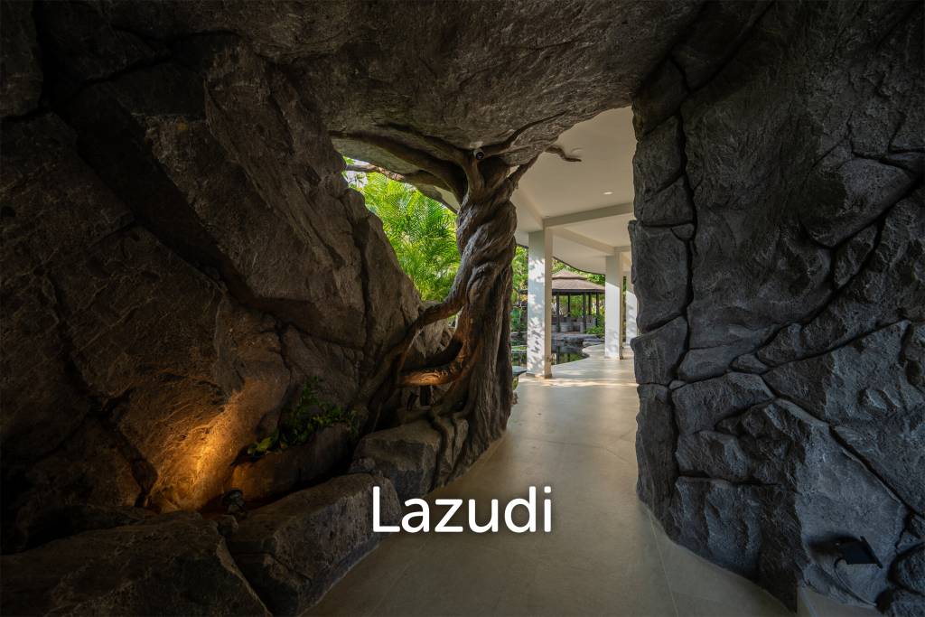 Beautifully renovated unique property on a huge plot