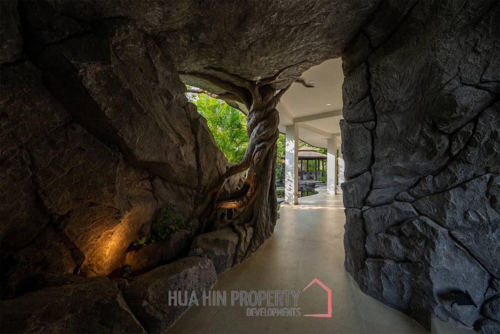 Beautifully renovated unique property on a huge plot