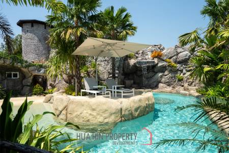 Beautifully renovated unique property on a huge plot