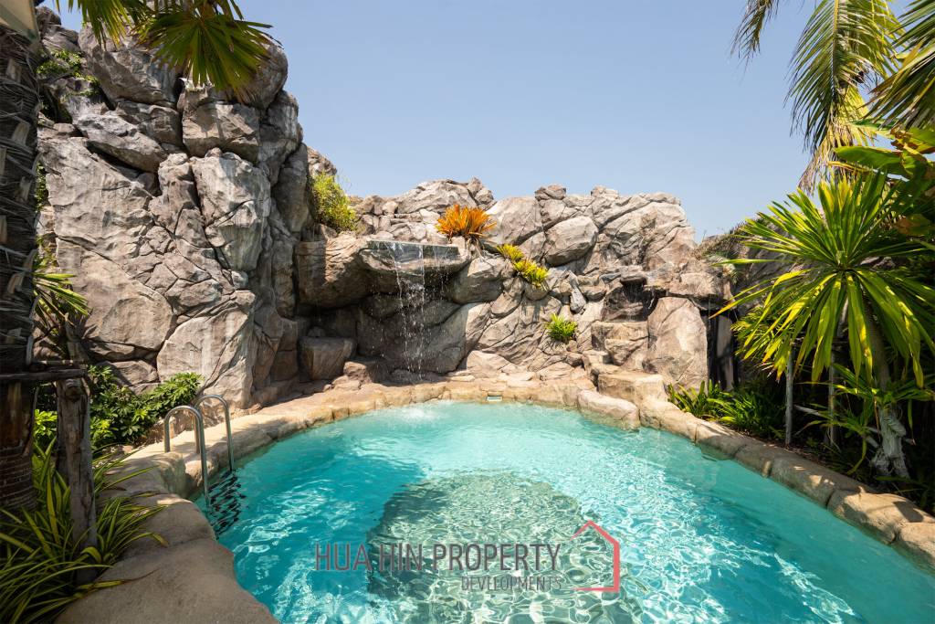 Beautifully renovated unique property on a huge plot
