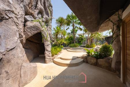 Beautifully renovated unique property on a huge plot