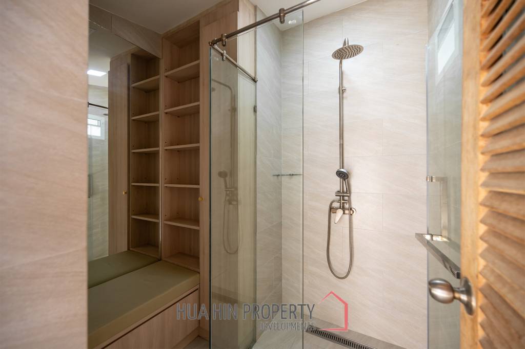 Beautifully renovated unique property on a huge plot