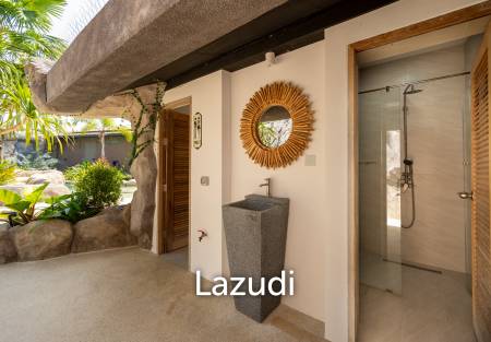 Beautifully renovated unique property on a huge plot