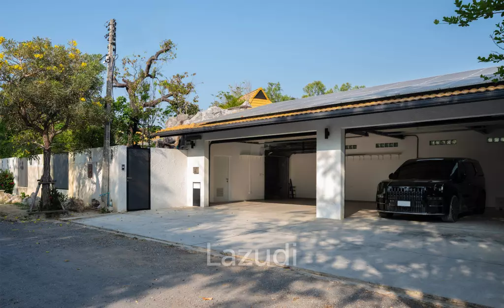 Beautifully renovated unique property on a huge plot