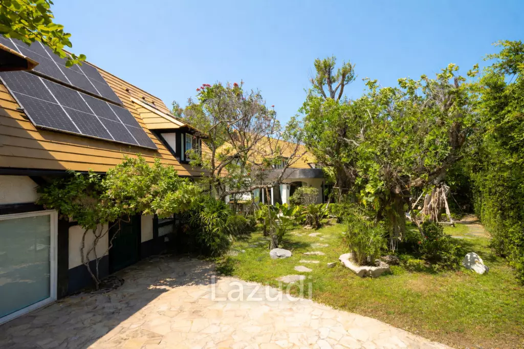 Beautifully renovated unique property on a huge plot