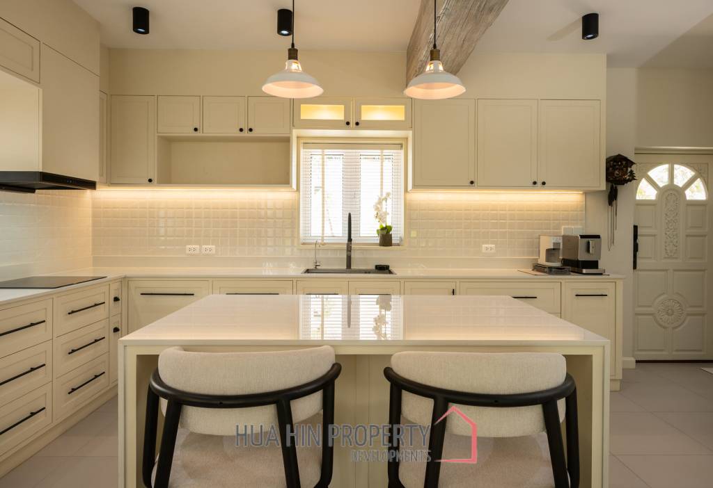 Beautifully renovated unique property on a huge plot