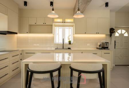 Beautifully renovated unique property on a huge plot