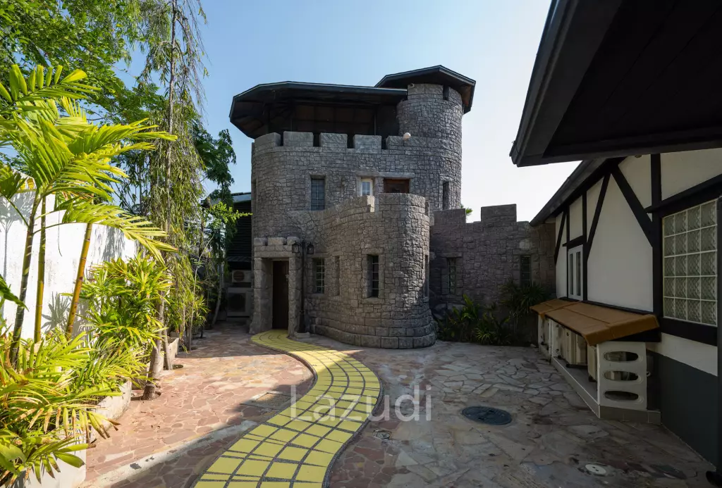 Beautifully renovated unique property on a huge plot