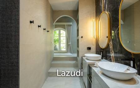 Beautifully renovated unique property on a huge plot