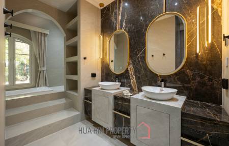 Beautifully renovated unique property on a huge plot