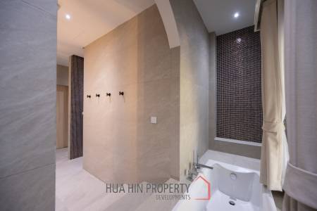 Beautifully renovated unique property on a huge plot