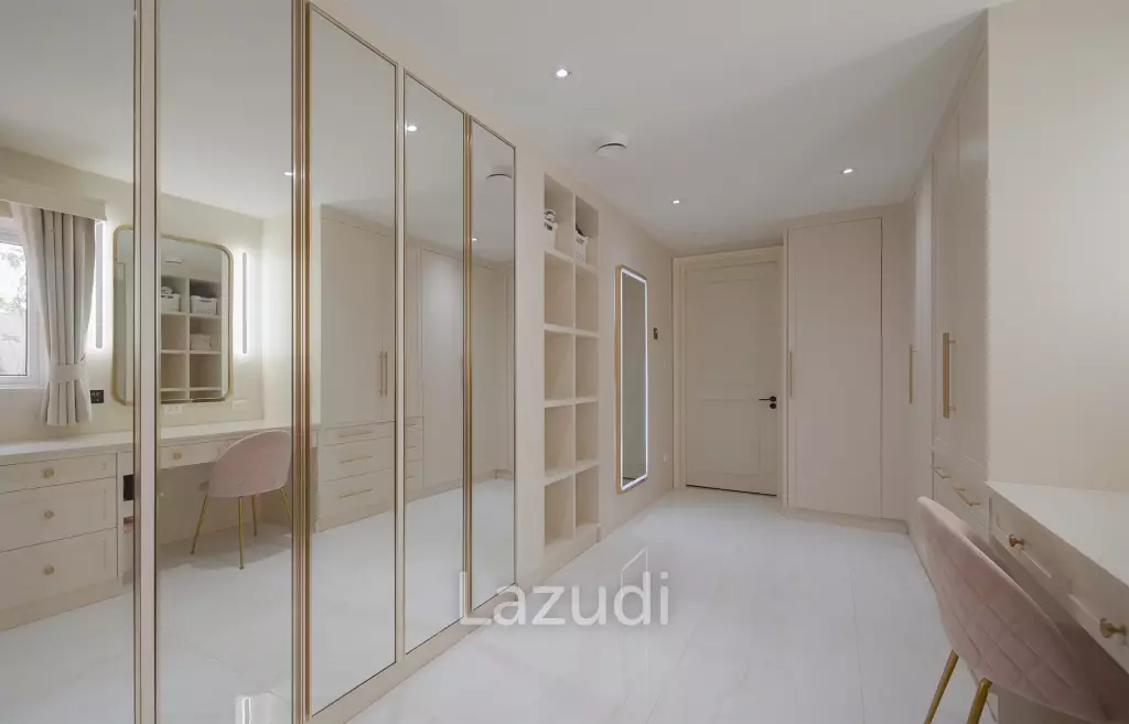 Beautifully renovated unique property on a huge plot