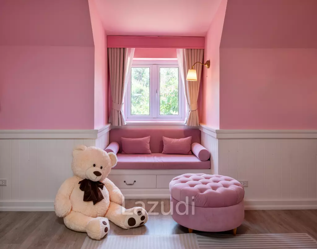 Beautifully renovated unique property on a huge plot