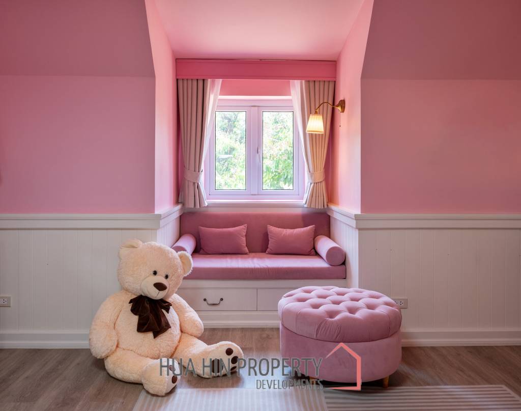 Beautifully renovated unique property on a huge plot