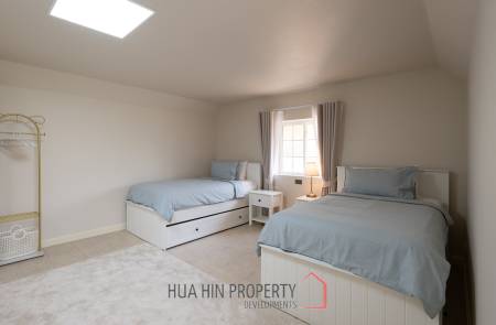 Beautifully renovated unique property on a huge plot