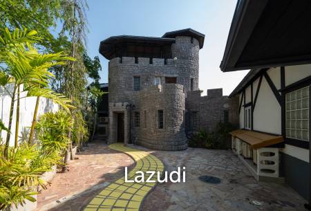 Beautifully renovated unique property on a huge plot