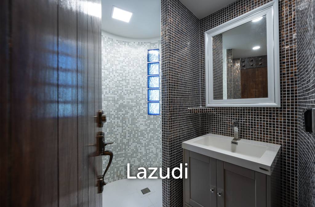 Beautifully renovated unique property on a huge plot