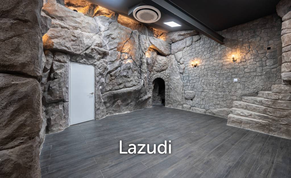Beautifully renovated unique property on a huge plot