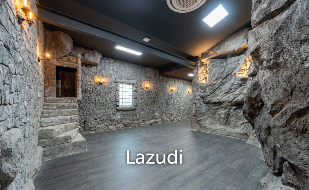 Beautifully renovated unique property on a huge plot